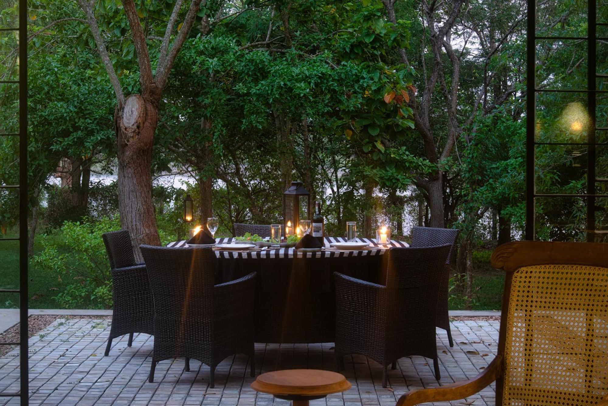 Villa Neem Tree House Kirinda  Exterior foto